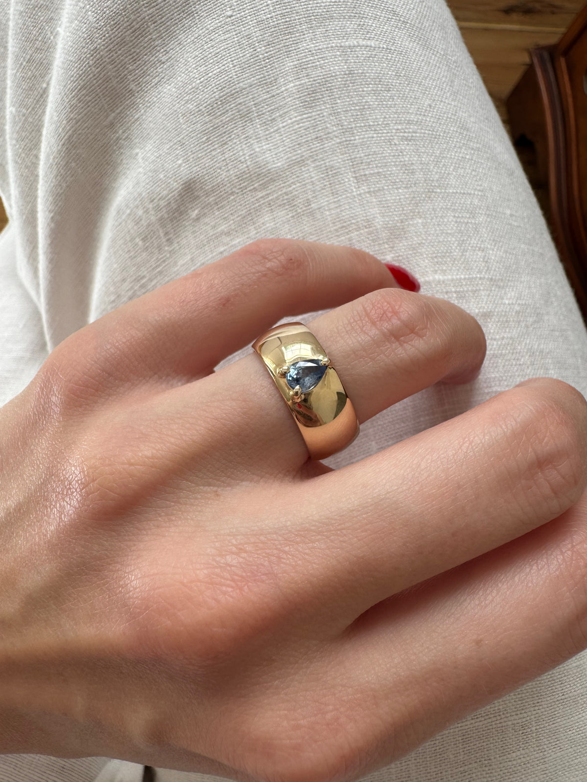 Pear Two-Tone Sapphire Cigar Band