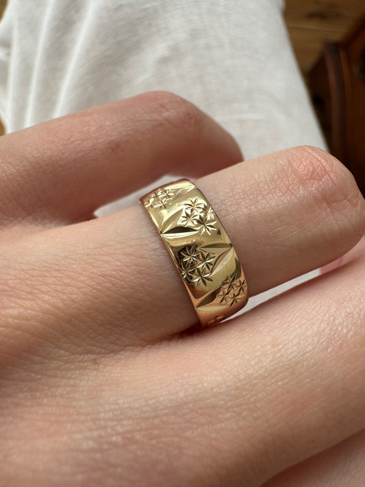 Vintage 9ct Gold Engraved Starry Cigar Band
