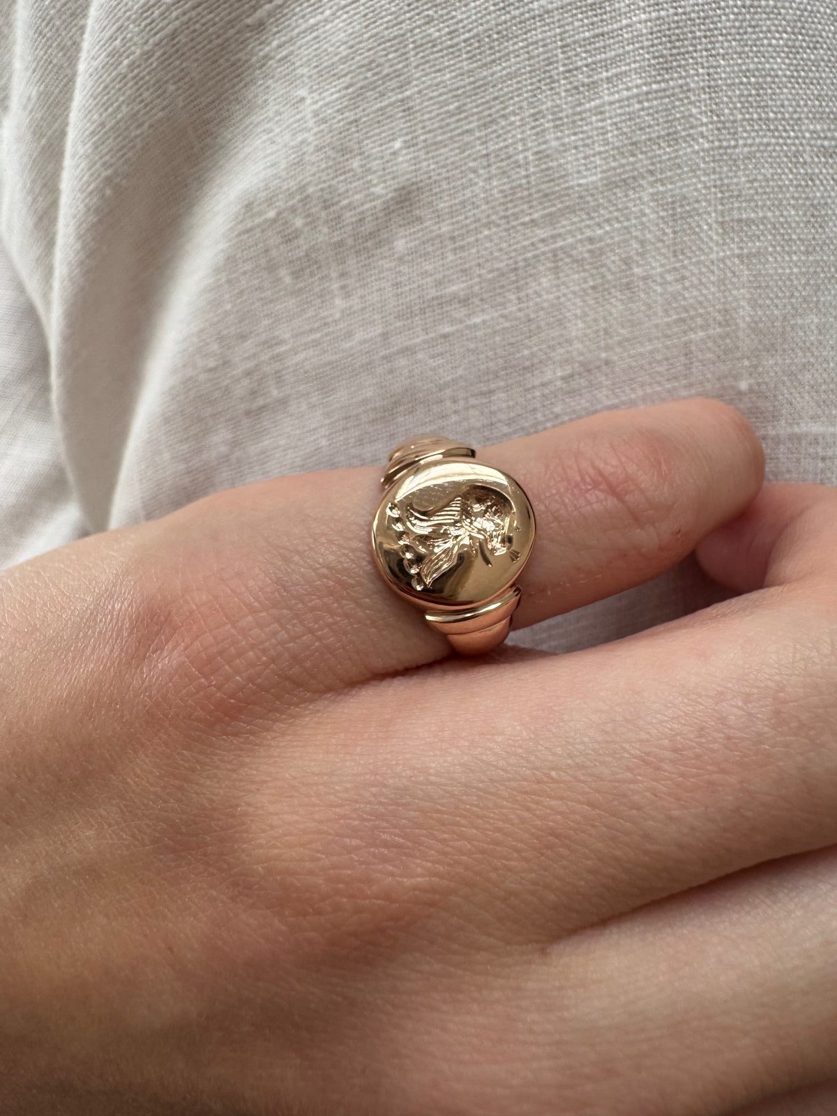Vintage 9ct Rose Gold Eagle's Head Signet Ring