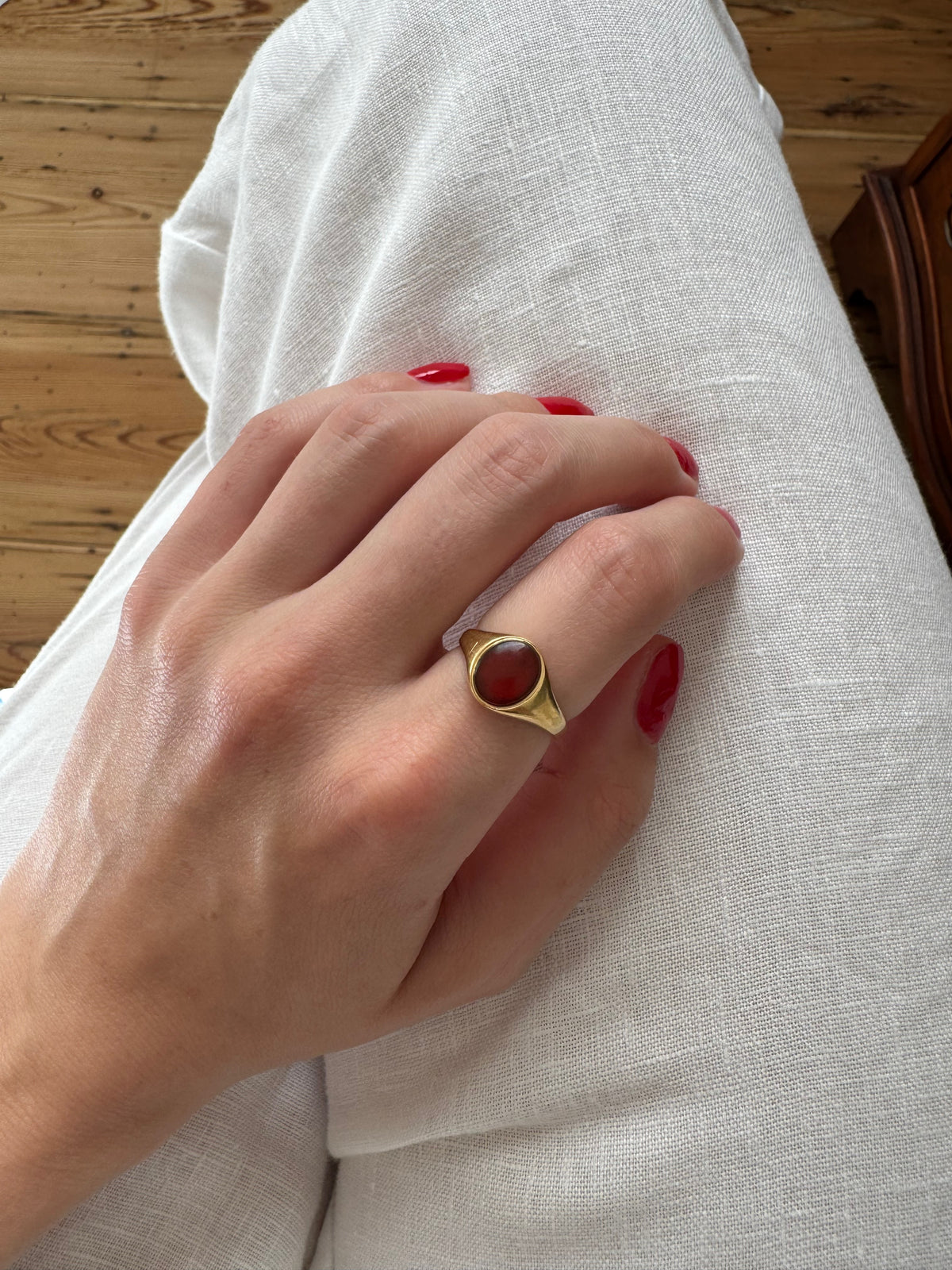 18ct Gold Oval Carnellian Solid Signet Ring