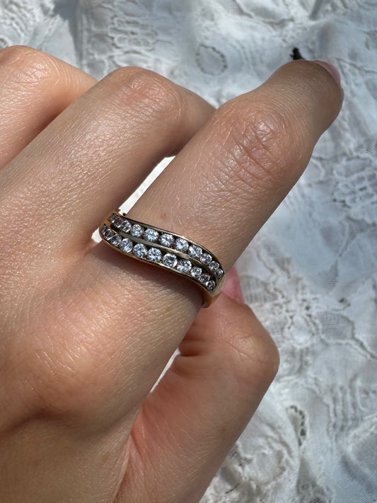 Funky 90s Gold Wave Swirl Ring