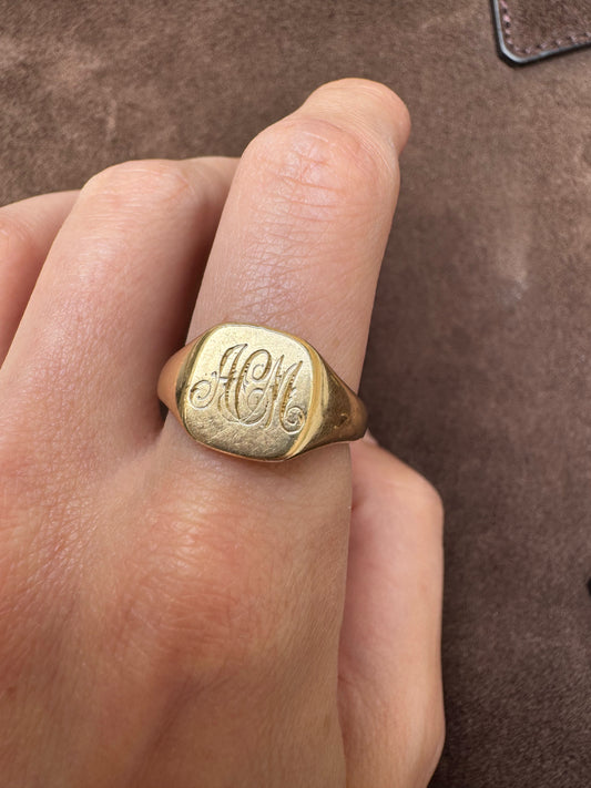 Antique, heavy 'ACM' 18k gold signet ring
